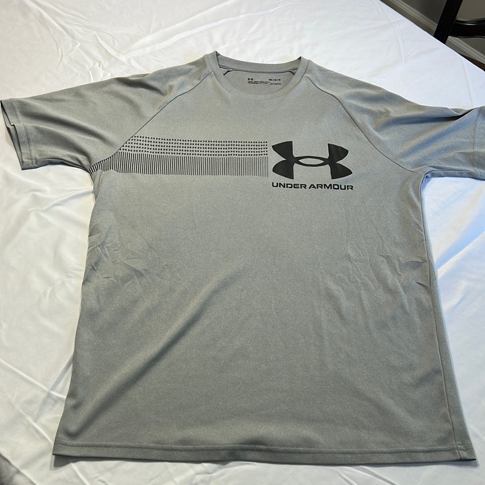Like new mens UA shirt